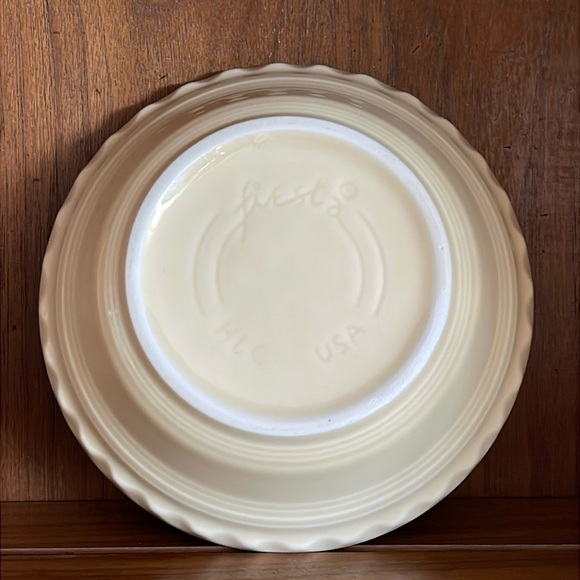 FIESTA 6” Small Pie Baker in Ivory- Retired color! - Picture 1 of 6